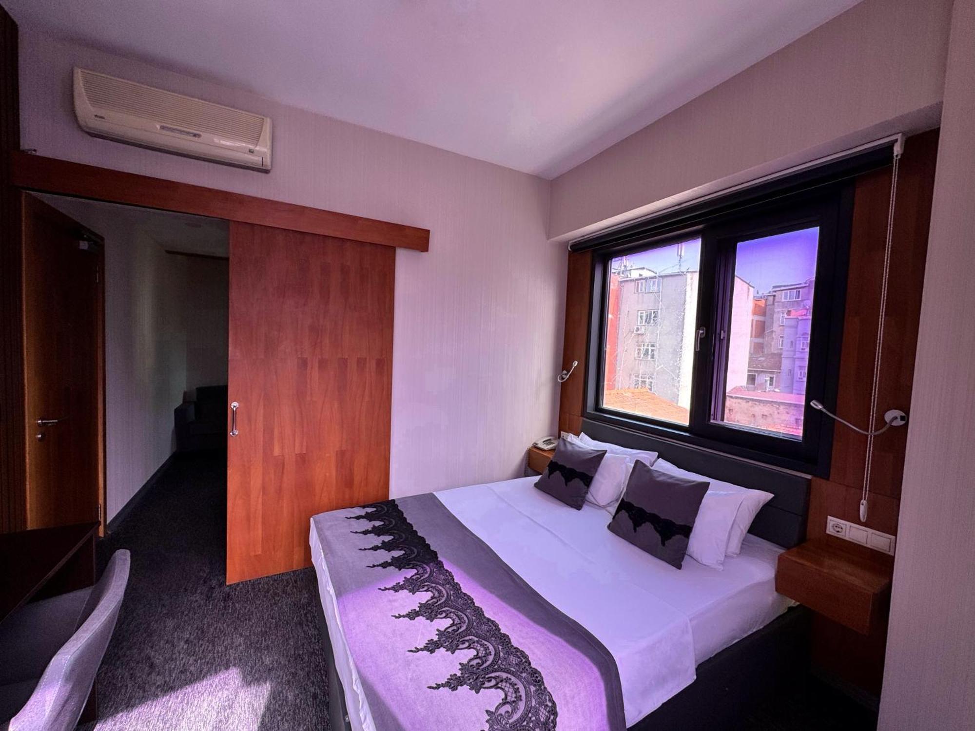 Black Art Otel Istanbul Exterior foto
